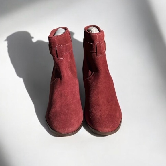 🌻NEW Diba Sleek Burgundy Suede Ankle Boots Sizes 7 - Picture 4 of 10